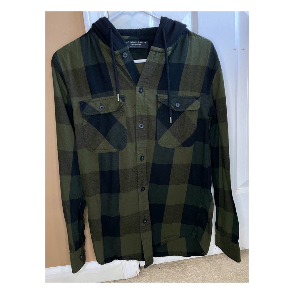 No Boundaries mens shirt/hoodie
